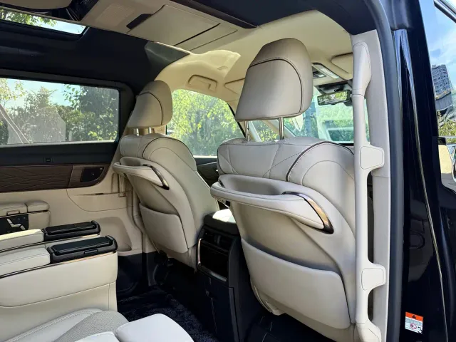 Toyota Vellfire — Фото автомобиля 20