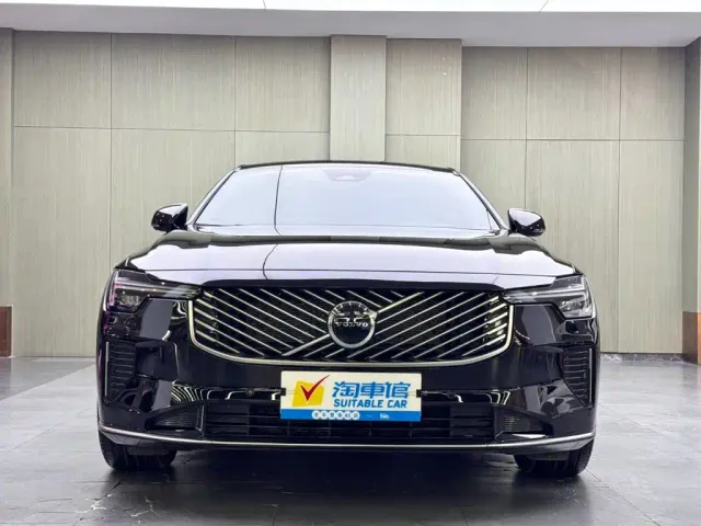 Volvo S90 — Фото автомобиля 2