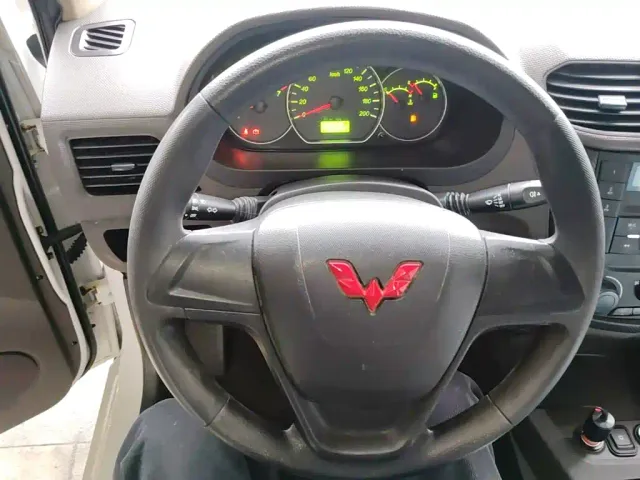 Wuling Hongguang — Фото автомобиля 10