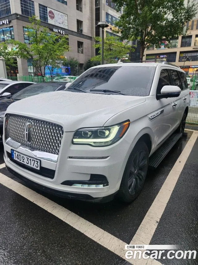 Lincoln Navigator — Фото автомобиля 3