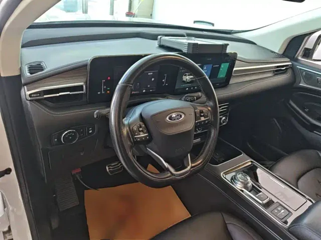 Ford Edge — Фото автомобиля 9