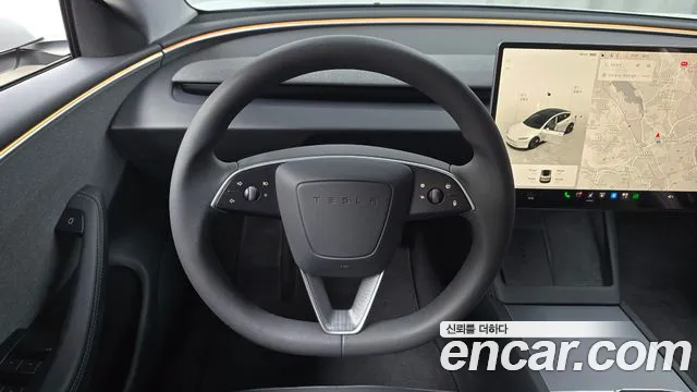 Tesla Model 3 — Фото автомобиля 18