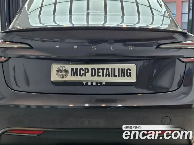 Tesla Model 3 — Фото автомобиля 2
