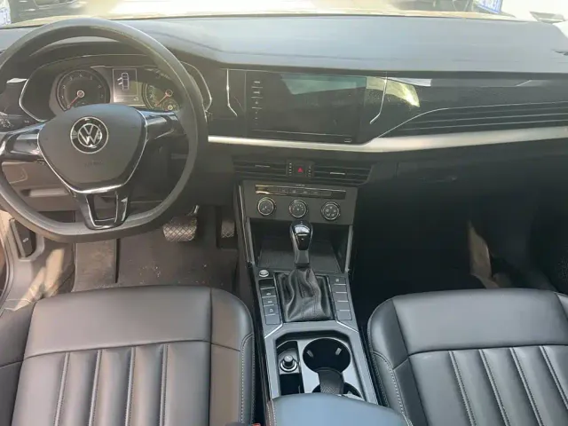 Volkswagen Passat — Фото автомобиля 14