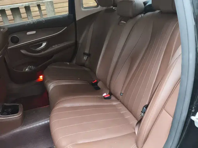 Mercedes-Benz E-Class — Фото автомобиля 14