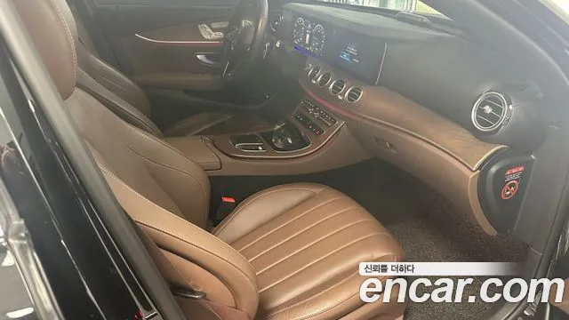 Mercedes-Benz E-Class — Фото автомобиля 9