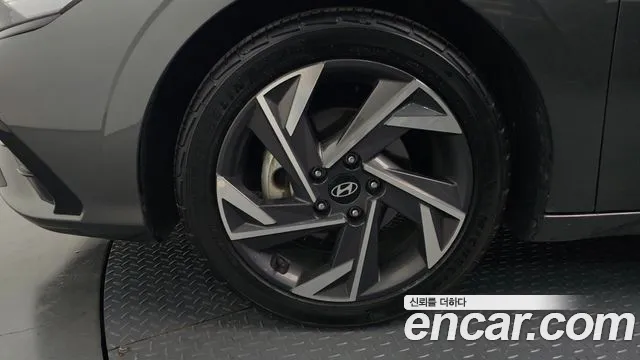 Hyundai Avante CN7 — Фото автомобиля 4