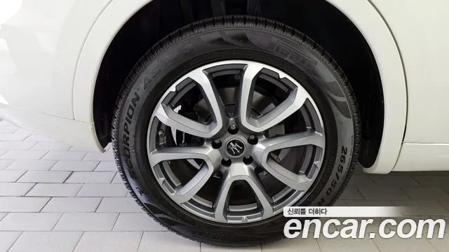 Maserati Levante — Фото автомобиля 5