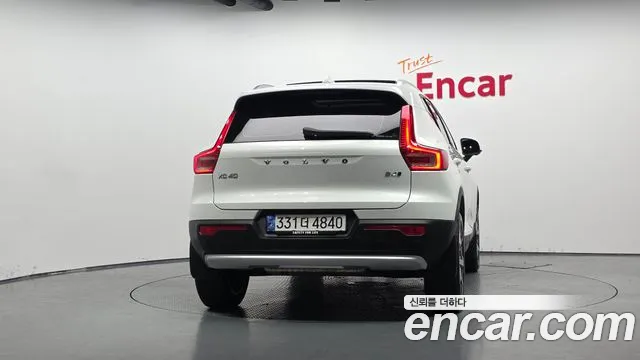 Вольво XC40 B4 Ultimate Bright — Фото автомобиля 3