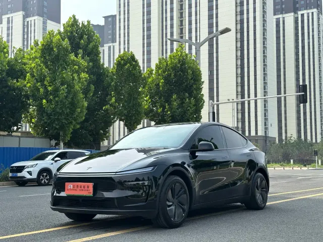 Фотография автомобиля — Tesla Model Y