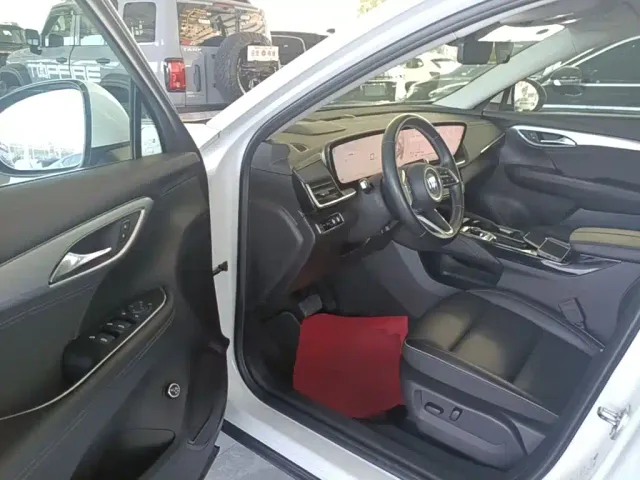 Buick Envision Plus — Фото автомобиля 15