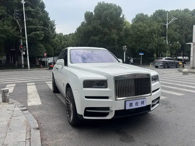 Rolls-Royce Cullinan — Фото автомобиля 3