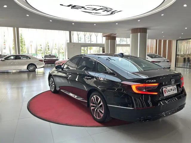 Honda Accord — Фото автомобиля 7