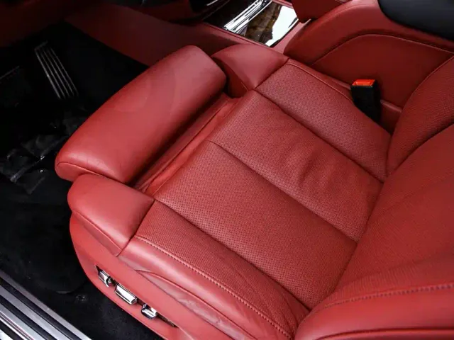 Rolls-Royce Phantom — Фото автомобиля 13