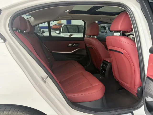 BMW 3 Series — Фото автомобиля 11