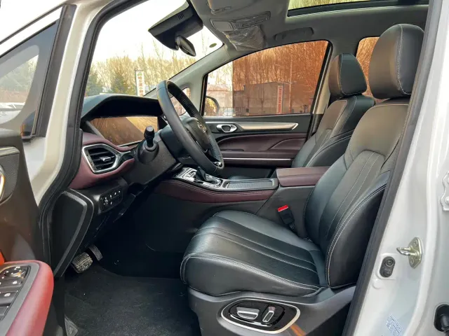 GAC Trumpchi M6 — Фото автомобиля 12