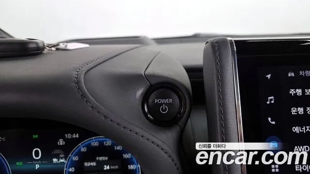 Toyota Alphard — Фото автомобиля 20