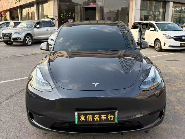 Tesla Model Y — Фото автомобиля 2