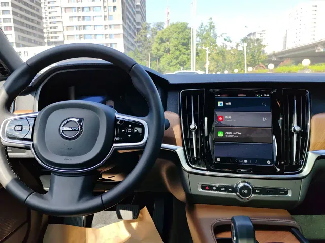 Volvo S90 — Фото автомобиля 9