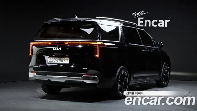 Kia Carnival Generation 4 — Фото автомобиля 2