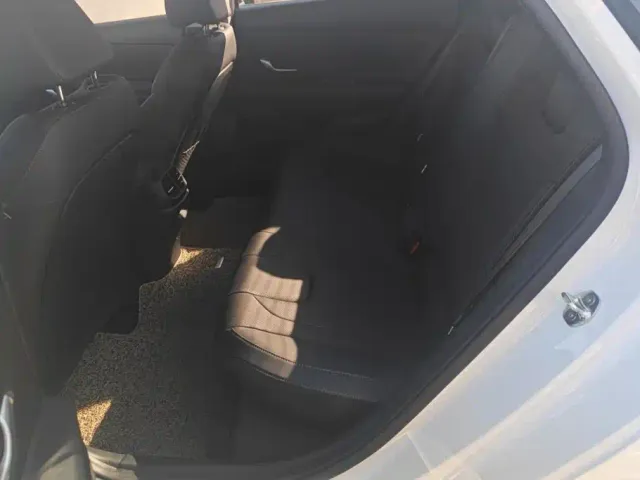 Hyundai Elantra — Фото автомобиля 11