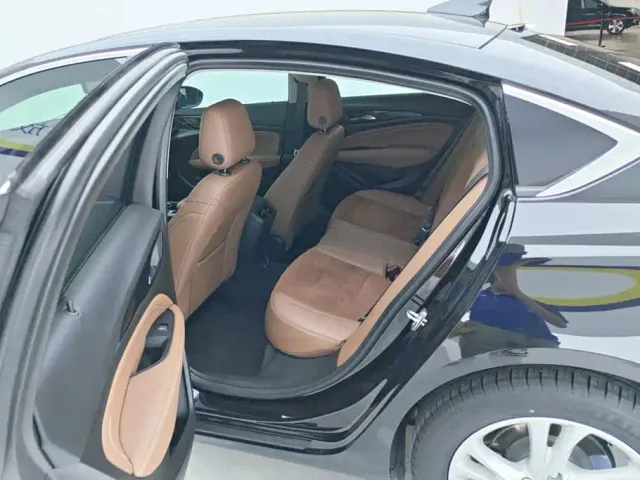 Buick Regal — Фото автомобиля 11