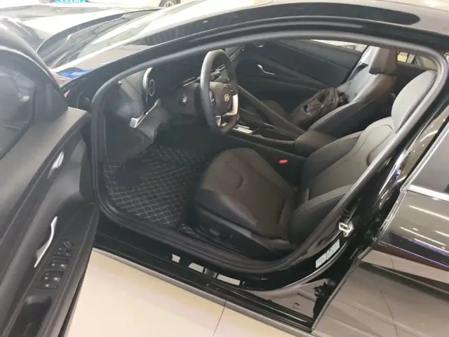 Hyundai Elantra — Фото автомобиля 15