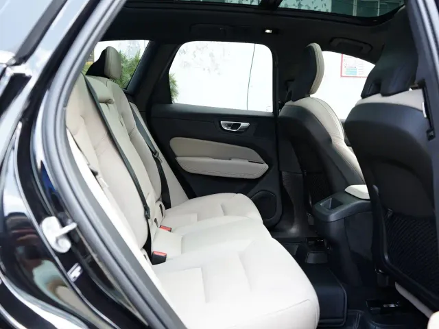 Volvo XC60 — Фото автомобиля 5