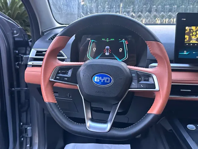 BYD e2 — Фото автомобиля 6