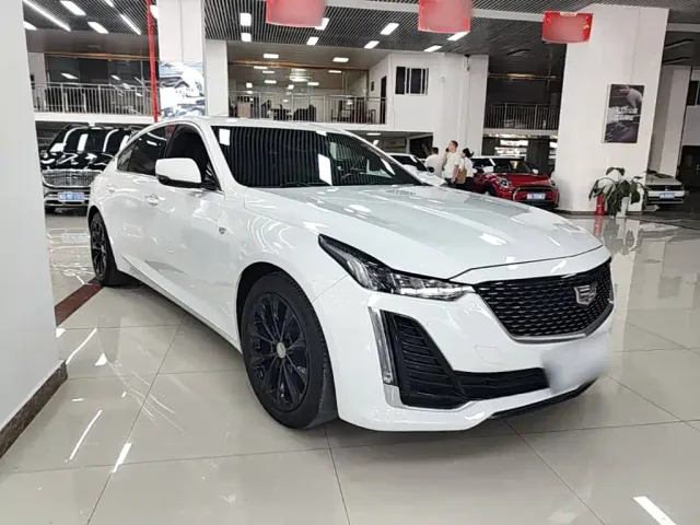 Cadillac CT5 — Фото автомобиля 3