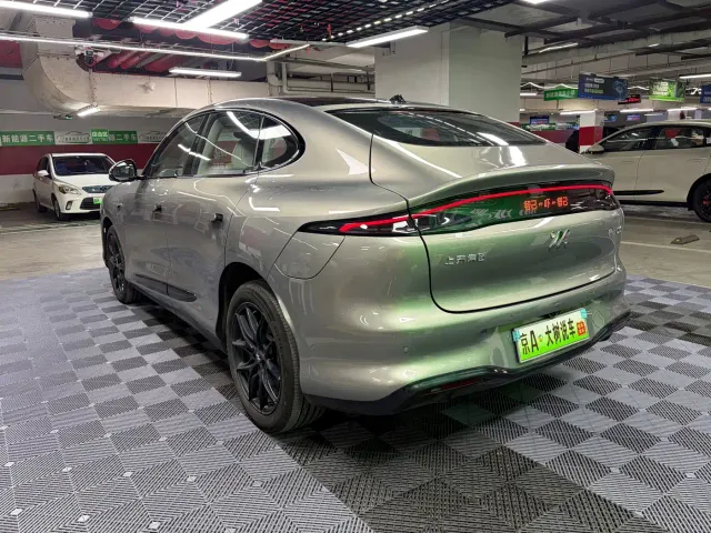 IM Motors LS6 — Фото автомобиля 9