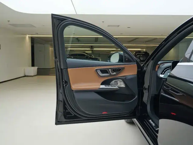 Mercedes-Benz E-Class — Фото автомобиля 15
