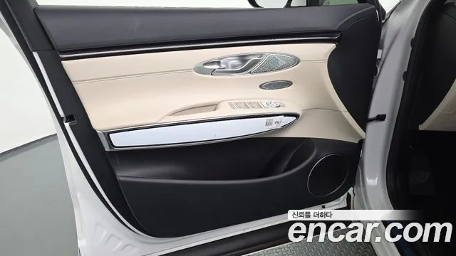 Genesis GV70 — Фото автомобиля 13