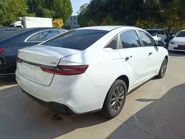 Geely Geometry A — Фото автомобиля 6