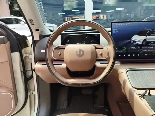 Leapmotor C11 — Фото автомобиля 10