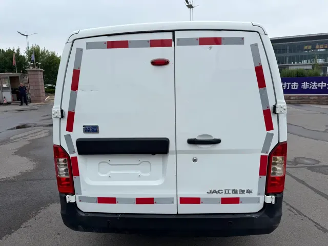 JAC Motors Blue Cat — Фото автомобиля 4