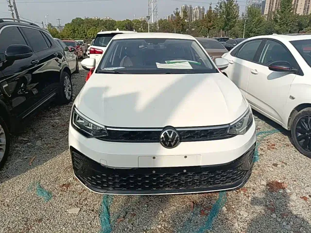 Volkswagen Lavida — Фото автомобиля 2