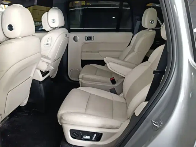 Li Auto Li Xiang L9 2022 Max — Фото автомобиля 16