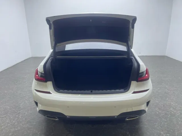 BMW 3 Series — Фото автомобиля 5