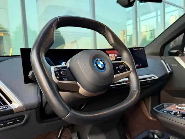 BMW BMW iX 2022 xDrive40 — Фото автомобиля 7