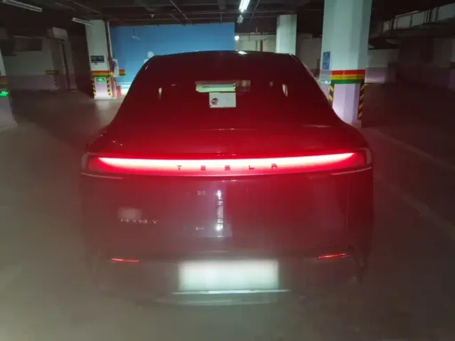 Tesla Model Y — Фото автомобиля 5