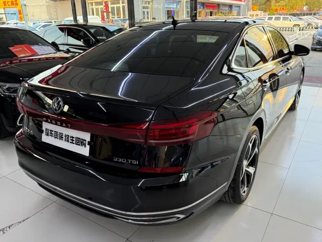 Volkswagen Passat — Фото автомобиля 13