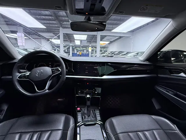 Volkswagen Passat — Фото автомобиля 12
