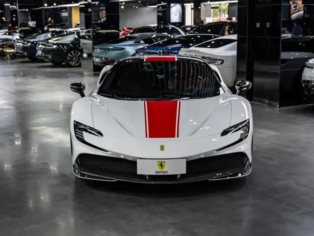 Ferrari SF90 — Фото автомобиля 2