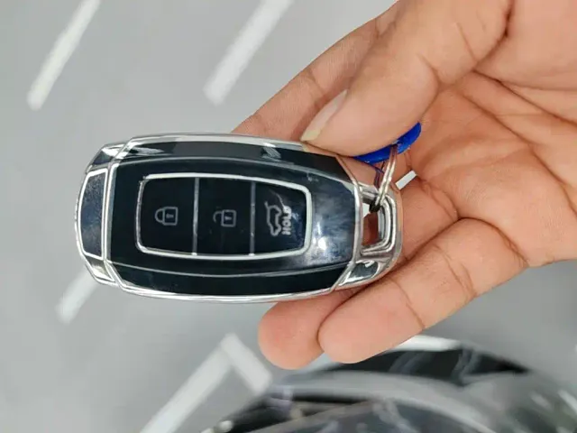 Hyundai Elantra — Фото автомобиля 8