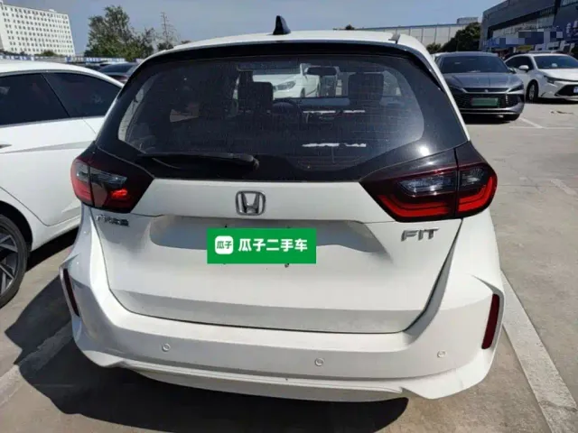 Honda Fit — Фото автомобиля 5