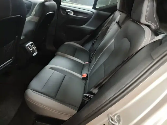 Volvo XC40 — Фото автомобиля 16