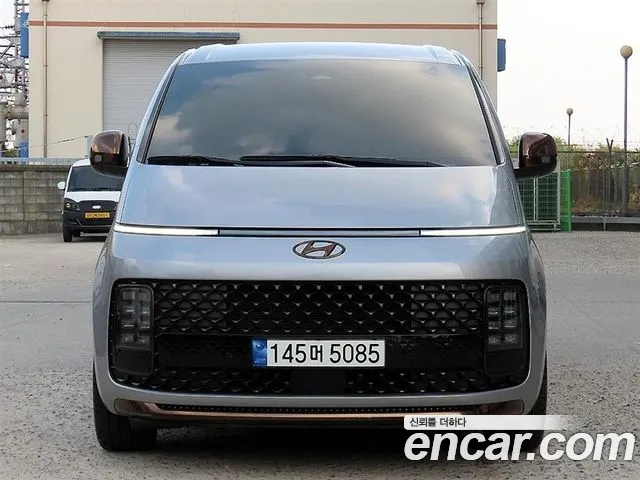 Фотография автомобиля — Hyundai Staria