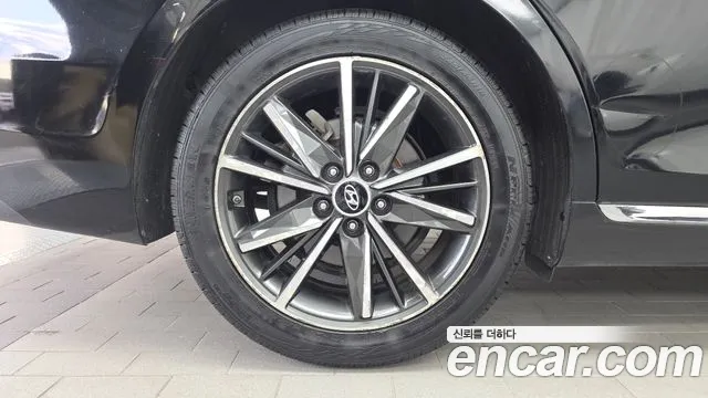 Hyundai Grandeur New — Фото автомобиля 5