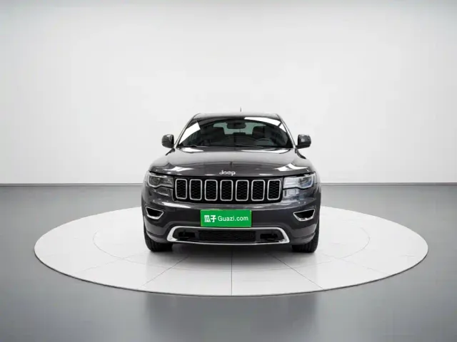 Jeep Grand Cherokee — Фото автомобиля 23